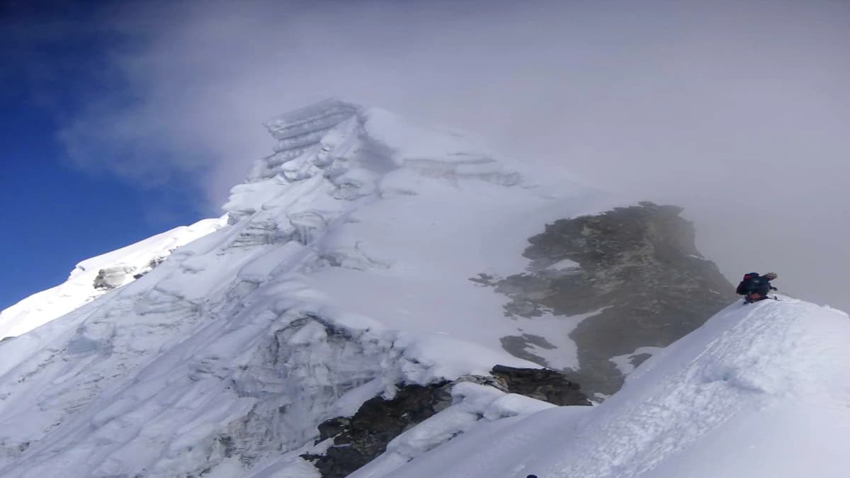 Lobuche East and Island Peak Climbing