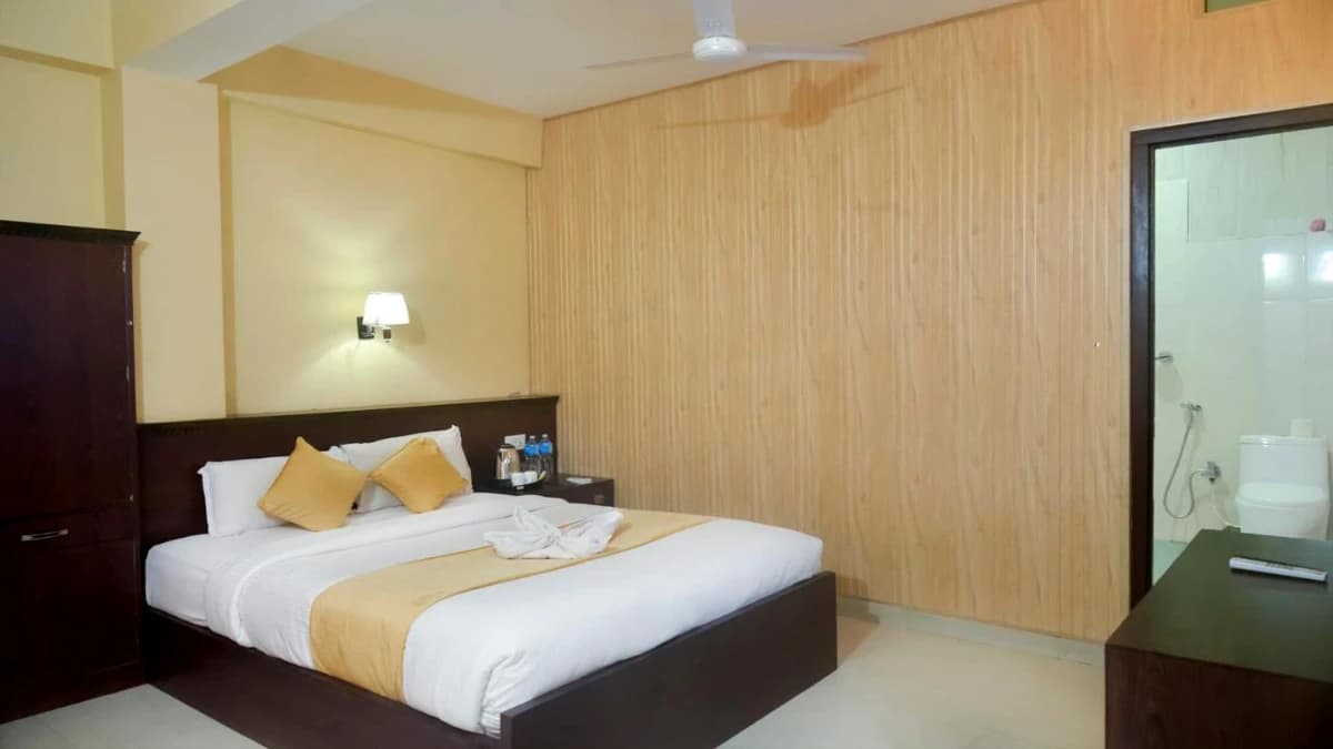 Chitwan Jungle Safari Tour: 1 Night/2 Days