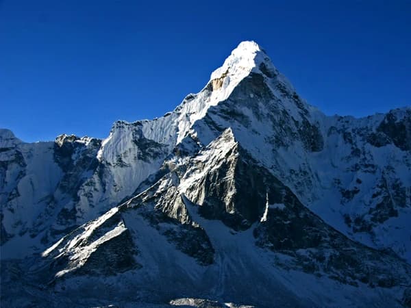 Chhukung Ri Trek
